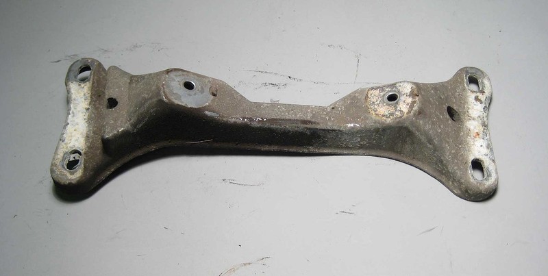 BMW E46 3-Series Z4 Manual Transmission Cross Member Mount Bracket E85 E89 OEM