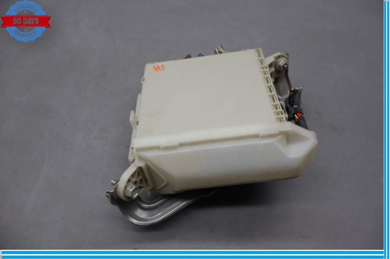 07-09 Lexus LS460 LS600h Trunk Fuse Box Relay Junction Unit 82670-50120 Oem