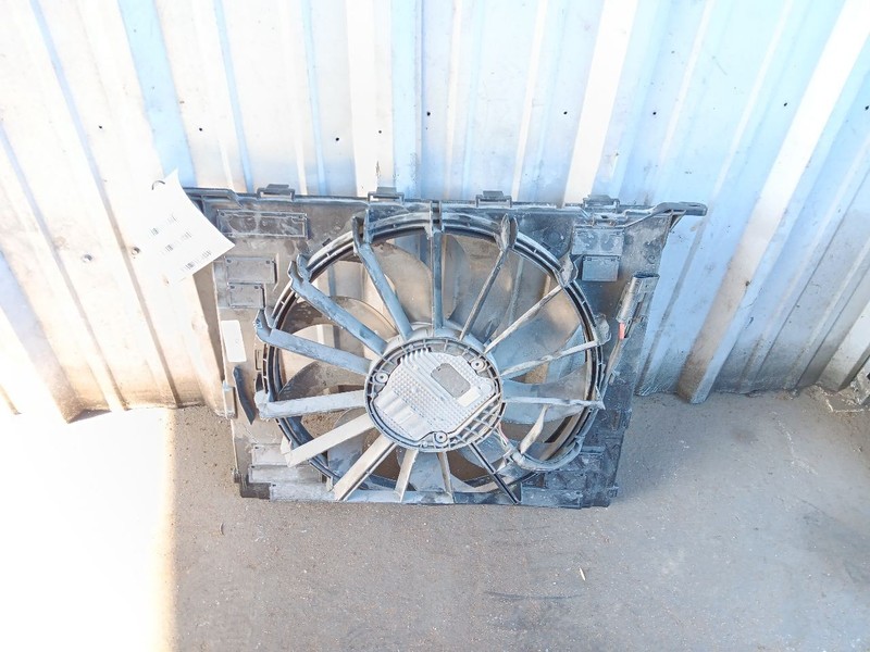 16-23 OEM BMW Radiator Fan With Shroud 850W 750i 745e 530e 8619625 G12 G30 G32