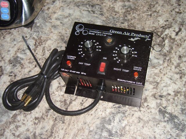 Green Air Products atmospheric controller ct-ct-1p untested powers up