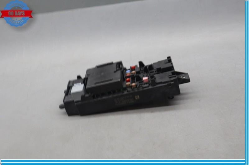 14-17 Land Rover Range Rover Sport Front Right Fuse Relay Box Control Module Oem