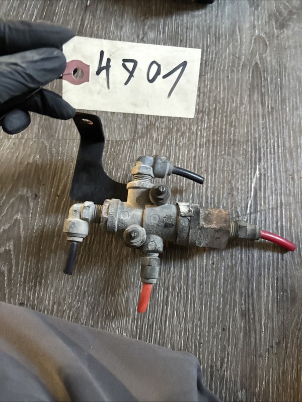 2018-2024 VOLVO VNL 760 AIR BRAKE VALVE BENDIX P/N 108620 OEM