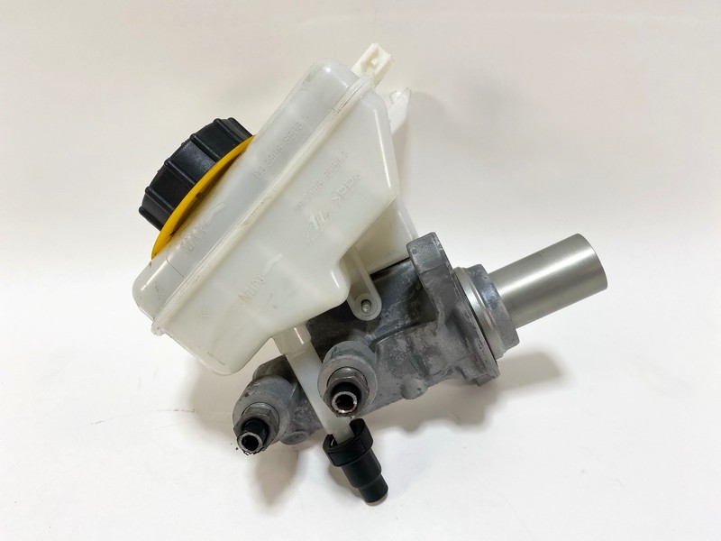 17-20 JAGUAR F-PACE X761 POWER BRAKE MASTER CYLINDER W/ RESERVOIR OEM