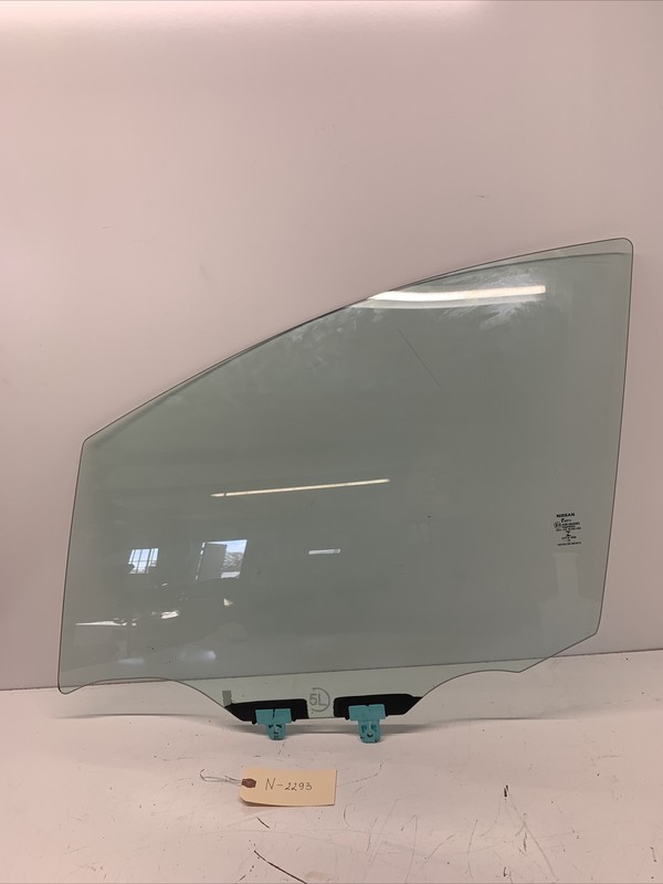 2020-2022 NISSAN VERSA FRONT LEFT DRIVER SIDE DOOR WINDOW GLASS OEM 2293 M2