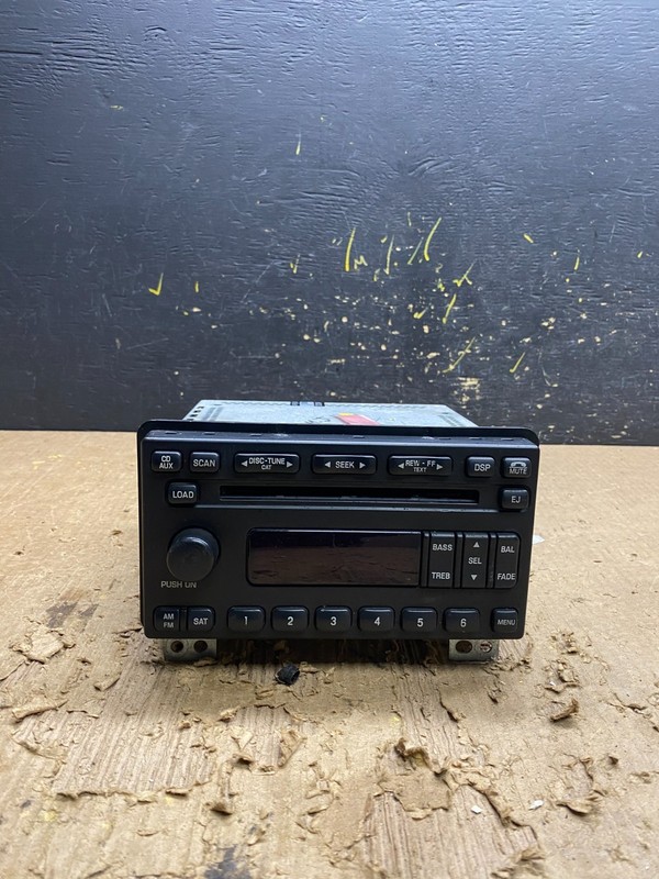 2003 - 2005 Lincoln Aviator Radio AM/FM CD Player Cassette OEM aa0030 DG