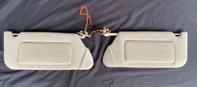 1999 00 02 03 2004 Cadillac Seville Sun Visor Pair with Illumination driver pass