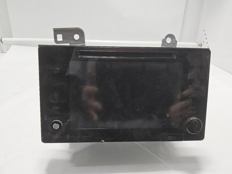 2016-2017 Toyota SIENNA Radio Display And Receiver w/Navigation ID 510157