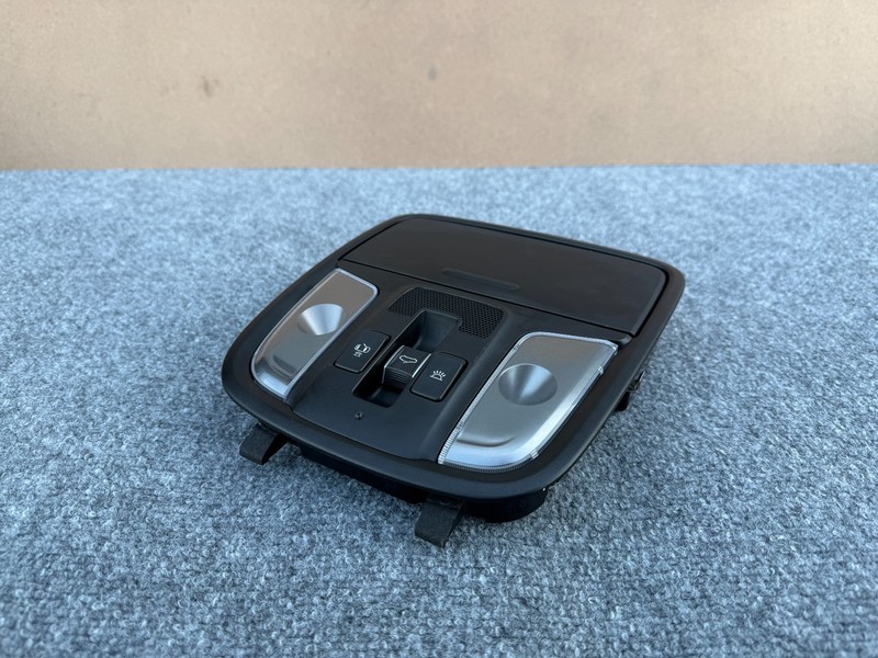 KIA STINGER 2018-2023 OEM ROOF OVERHEAD DOME READING LIGHT ASSEMBLY (BLACK)
