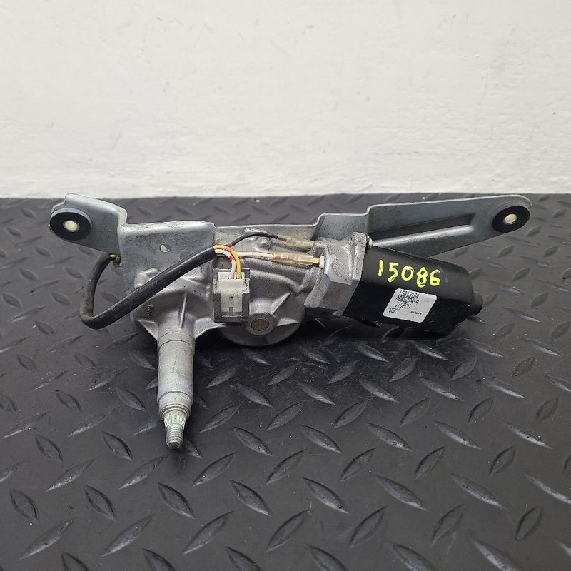 05-06 Chevrolet Equinox Rear Wiper Motor 3 Prong Plug OEM 15813164