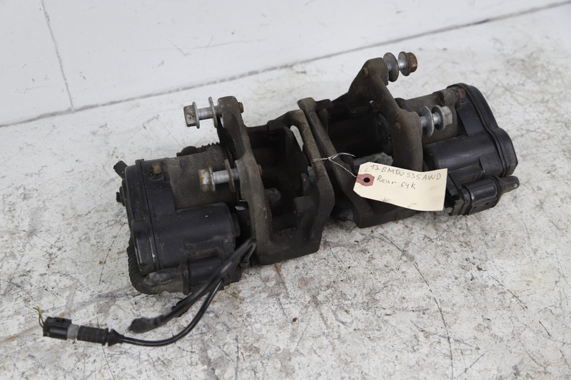 11-16 BMW F10 550I REAR BRAKE CALIPERS ACTUATORS EMF (SET OF 2)