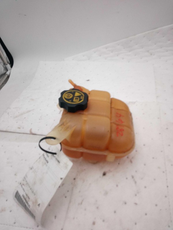 2018 Buick Envision Engine Coolant Reservoir White OEM 13364573 Used 107K