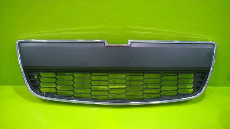 12 13 14 15 16 CHEVY SONIC LT HATCHBACK 1.8L AT FRONT LOWER GRILLE OEM 2445-77