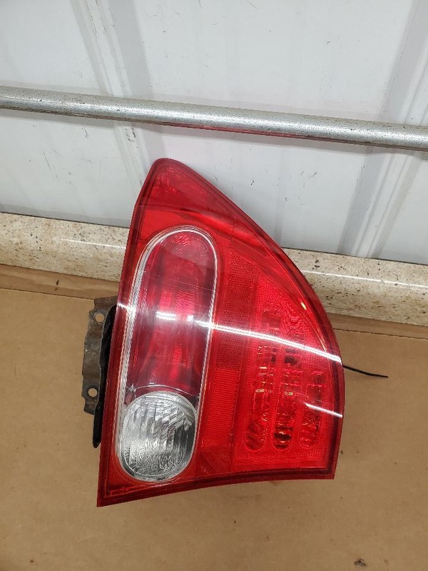 Driver Tail Light Sedan Quarter Panel Mounted Fits 06-08 CIVIC 288287