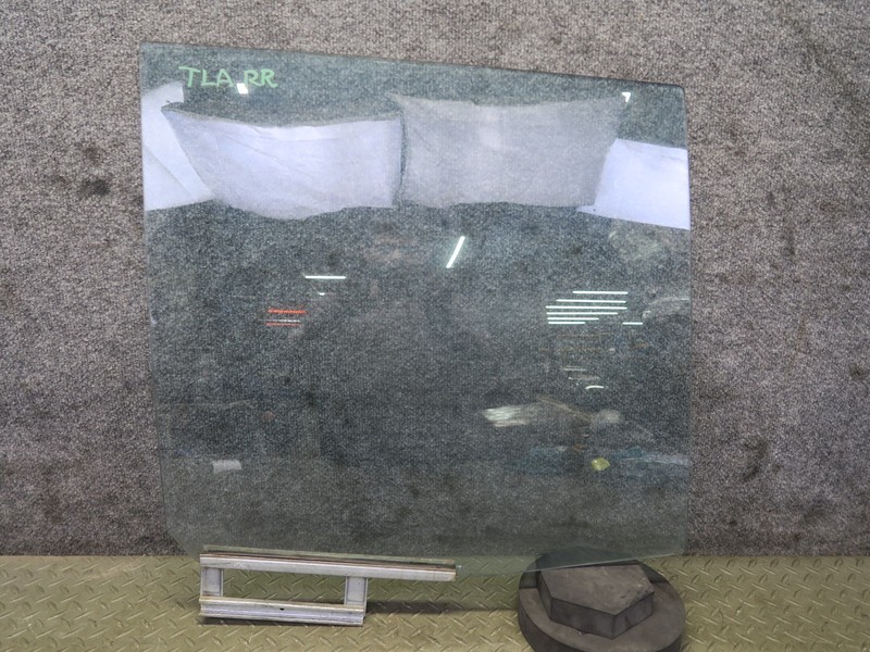 1991-1997 TOYOTA LAND CRUISER FJ80 REAR RIGHT PASSENGER SIDE DOOR WINDOW GLASS