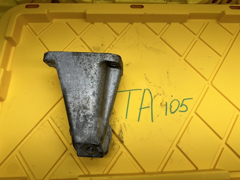 2011-2018 BMW 650I AWD Right Engine Support Arm Bracket 13992010