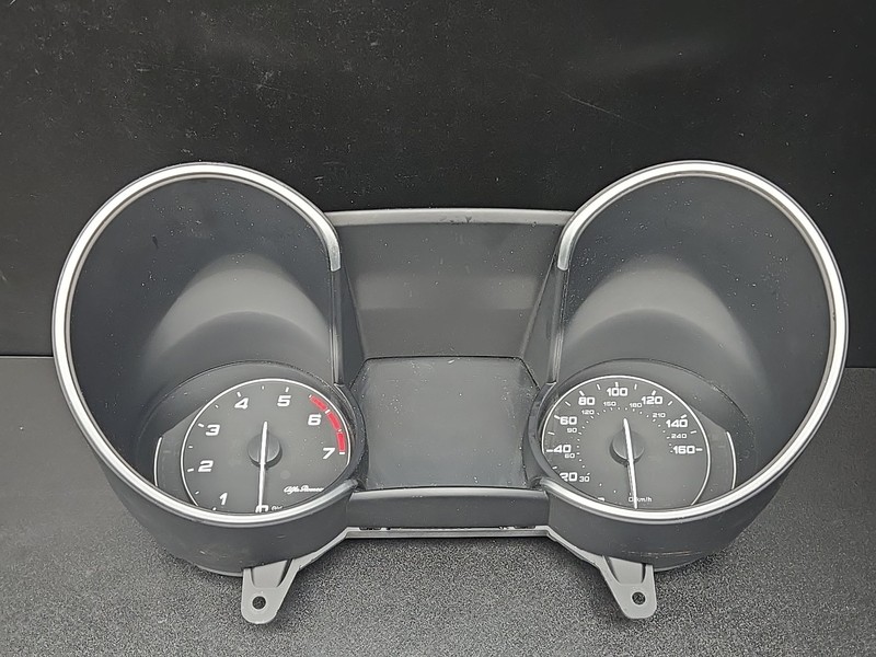 2017-2019 ALFA ROMEO STELVIO GIULIA SPEEDOMETER INSTRUMENT GAUGE CLUSTER OEM 77K