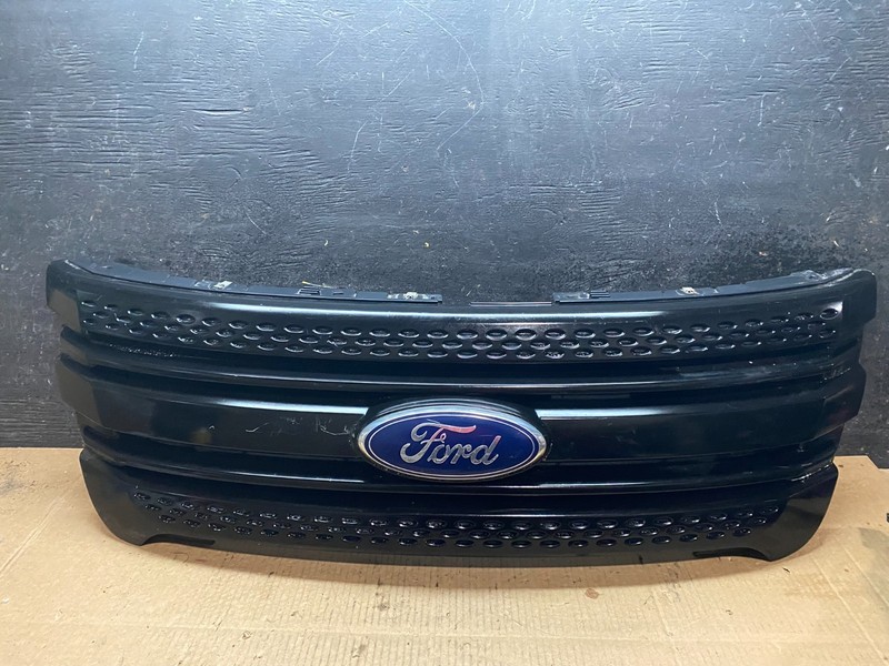 2011 to 2015 Ford Explorer Upper Front Grill Grille Oem X9642 DG