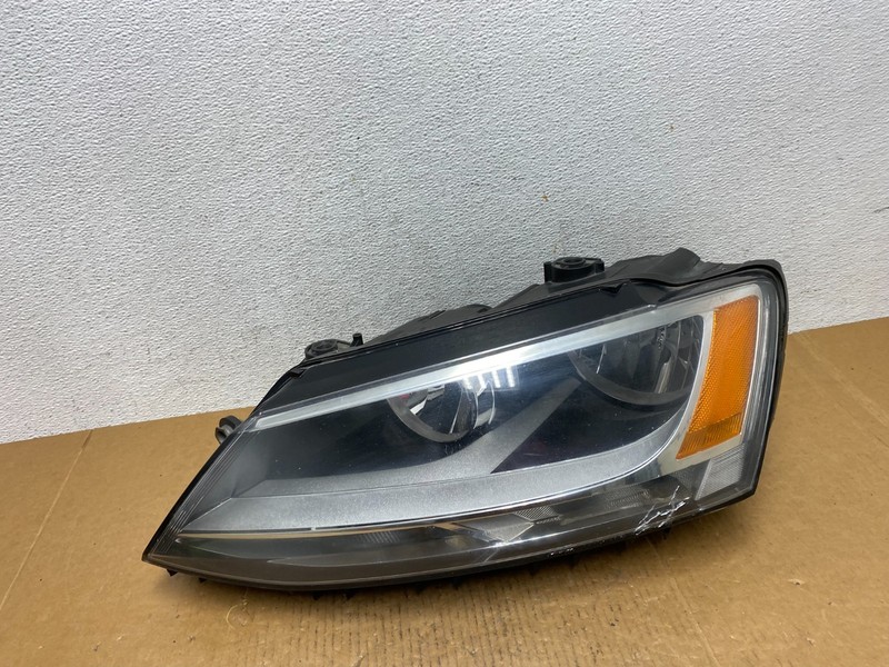 2011 to 2014 Volkswagen Jetta Left Driver LH Headlight Halogen AE0586 DW