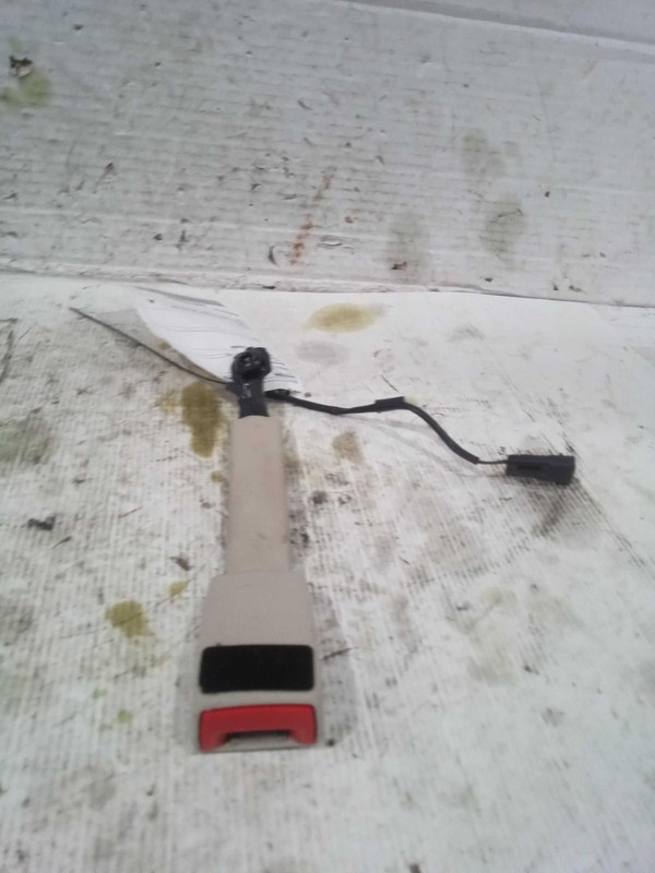 2019 Lincoln Nautilus Seat Belt OEM White 46000 Miles DG9Z5461203AAK