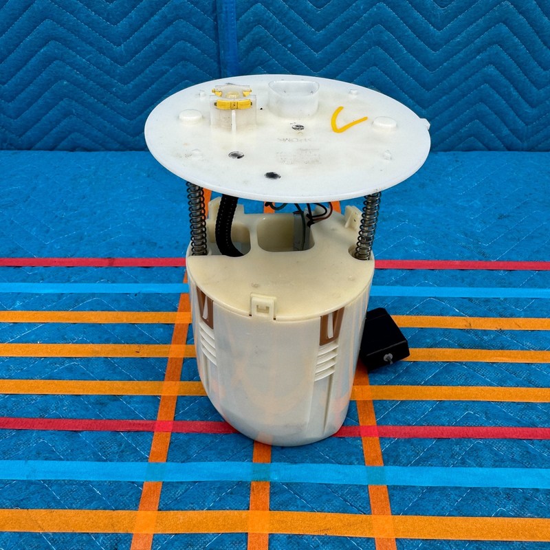 2006–2010 Toyota Sienna Fuel Pump Assembly OEM 7702008040