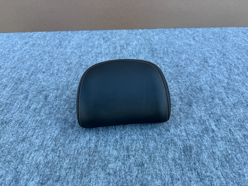GENESIS SEDAN & G80 2015-2020 OEM REAR SEAT CENTER HEADREST ASSEMBLY (BLACK)