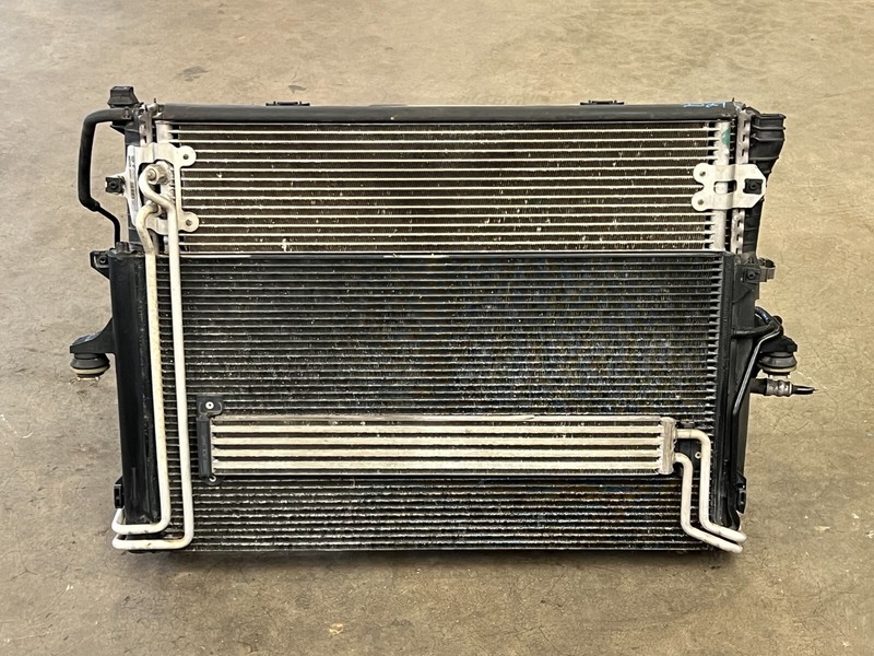 ⭐2003-2006 PORSCHE CAYENNE TURBO 4.5L RADIATOR COOLING FAN CONDENSER OEM LOT2529