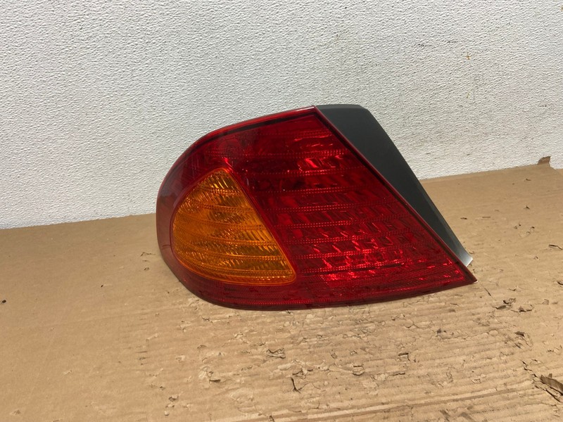 2000 2001 2002 Toyota Avalon Left Driver Side Tail Light OEM AD4395 LK