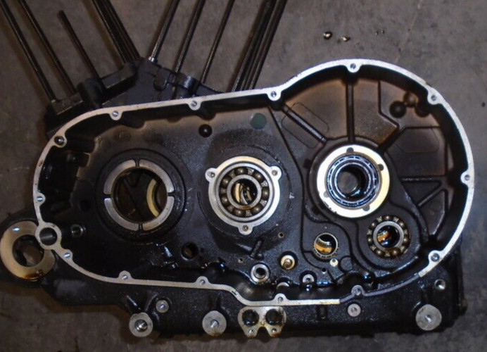 11 Polaris Victory Cross Road 106 Freedom V-Twin Engine Motor Case Casing Crank