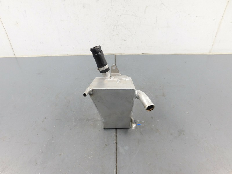 18 19 20 McLaren 720S 720 M840T 4.0LOil Tank#0002 G4