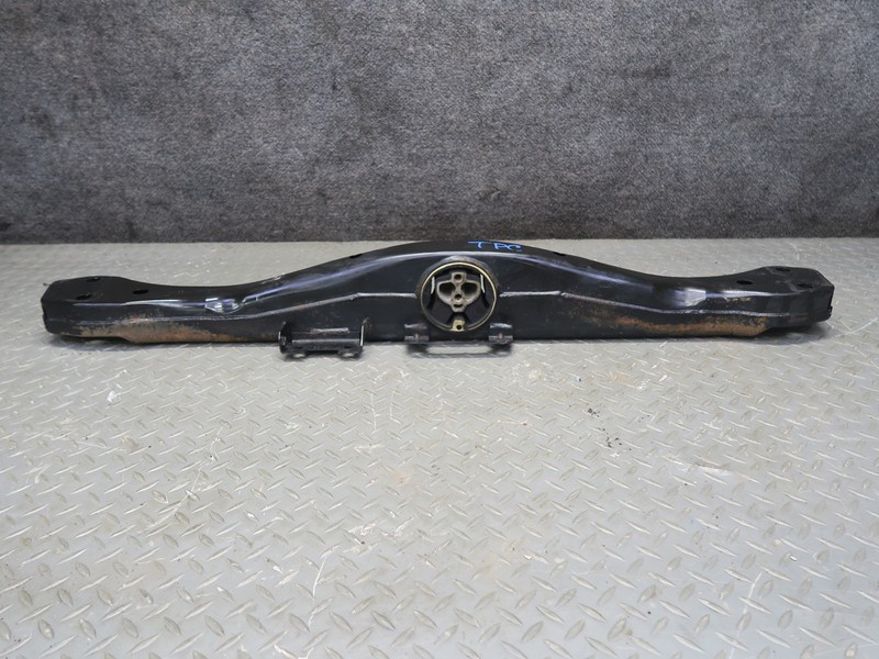 2011-2014 PORSCHE CAYENNE 958 4.8L V8 TRANSMISSION SUPPORT MOUNT BRACKET CARRIER