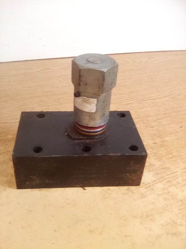 Parker FS2000S-15AL Flow Control Valve