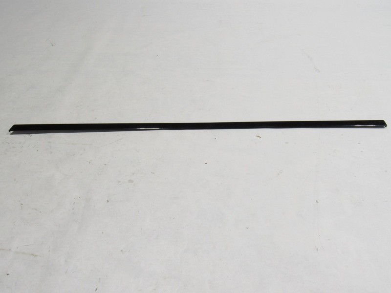 11-18 Porsche Cayenne 2017 Rear Right Passenger Door Window Molding Trim ;:Y