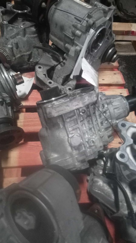 2022 Hyundai Tucson Transfer Case Assembly 4WD OEM 64000 Miles Black