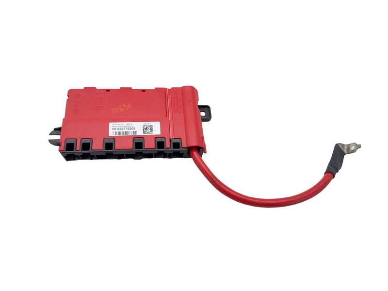 2017-2020 BMW 430i Positive Battery Power Distribution Terminal