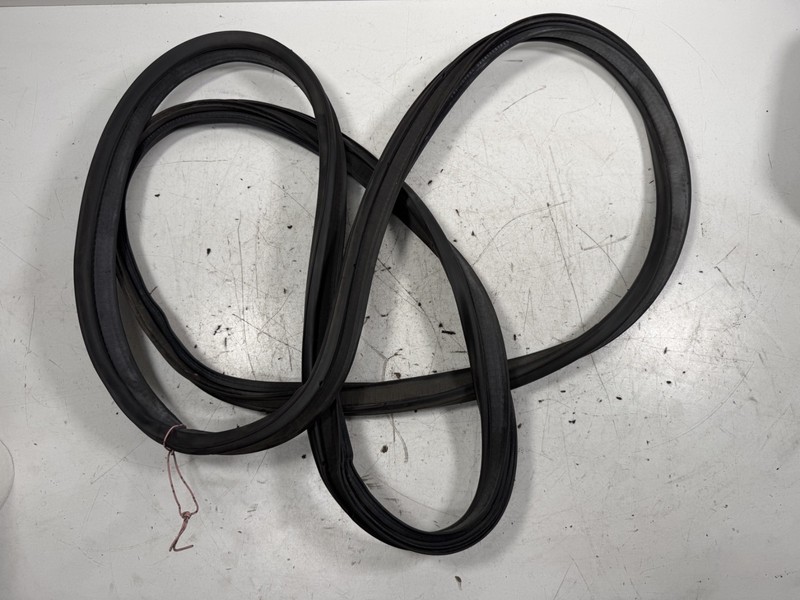 013-017 Honda Accord Trunk Lid Seal Weatherstrip 74865-T3L-A01 OEM