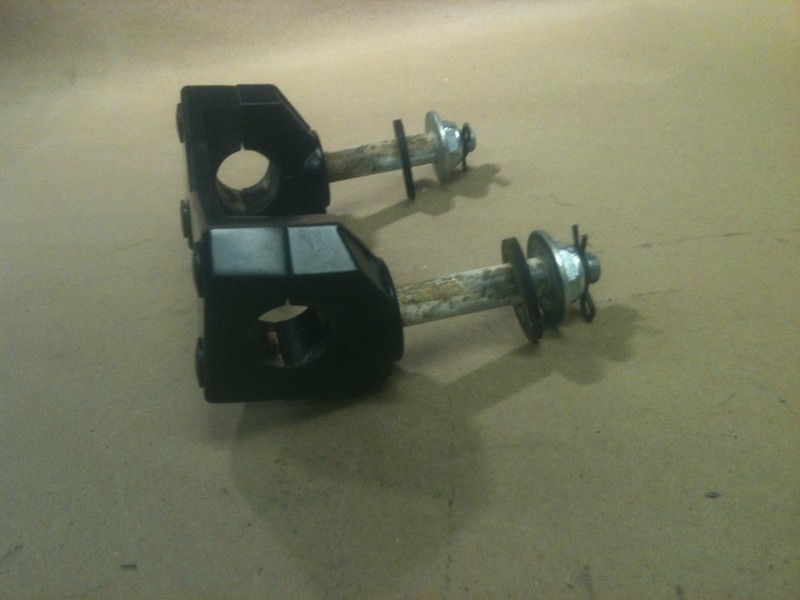 05-06 Kawasaki Z 750 SZR 750 K1 OEM Handle Bar Risers Clamp Triple
