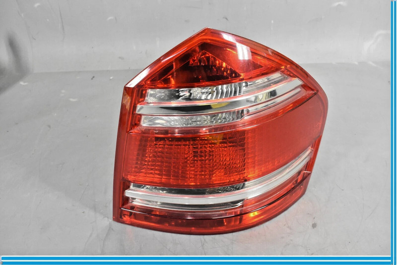 07-09 Mercedes X164 GL320 GL550 Right Passenger Side Tail Light Tail Lamp OEM