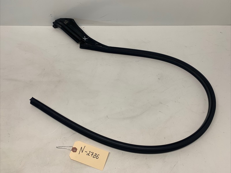 21-23 TESLA MODEL X FRONT LEFT DRIVER SIDE UPPER WEATHERSTRIP SEAL OEM 2786 S2