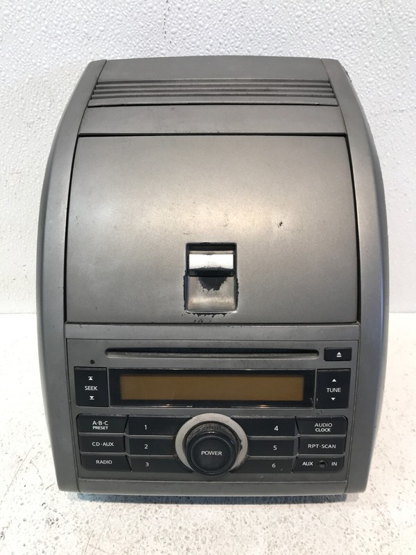 2007-2009 Nissan Sentra Am Fm Cd Player Radio Receiver OEM 28185ET000