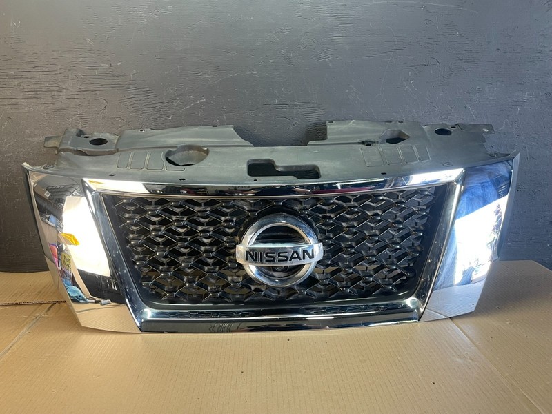 2013-2016 Pathfinder Front Upper Chrome Camera Grill Grille Aftermarke AE3515 DG