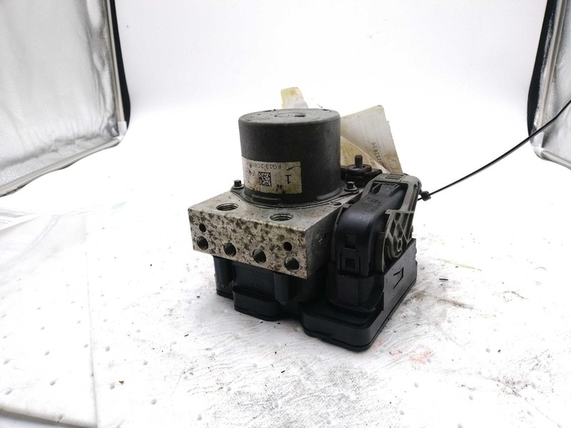 2017 Ford Taurus ABS Pump and Motor Assembly OEM DG132C215BA 113K Miles