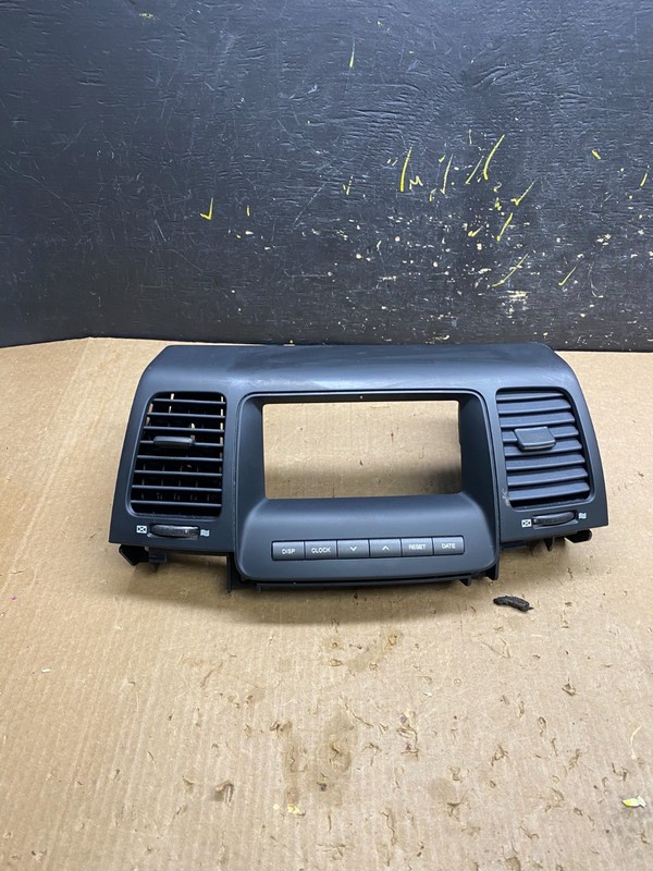 2007 - 2009 Kia Amanti Center Console Dash Radio Panel Trim OEM Z4319 DG