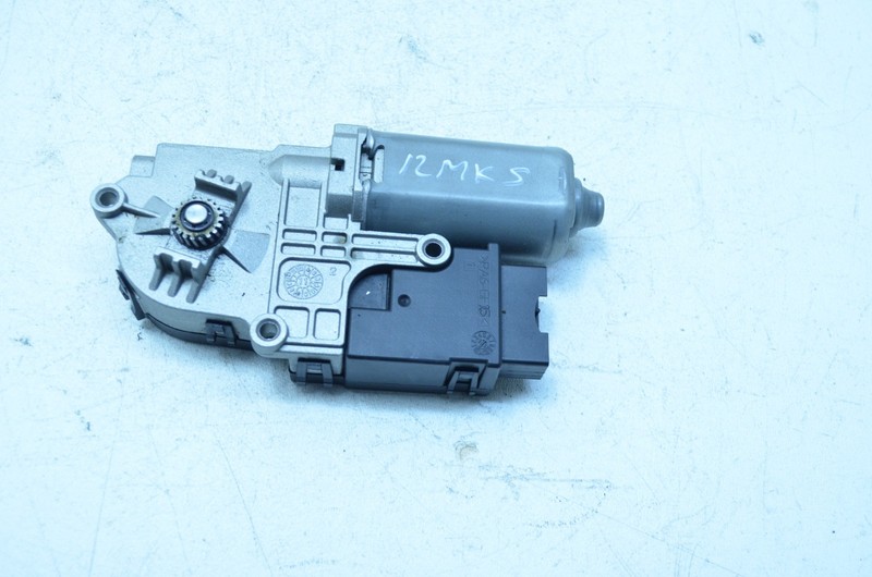 09-12 LINCOLN MKS SUNROOF MOTOR OEM