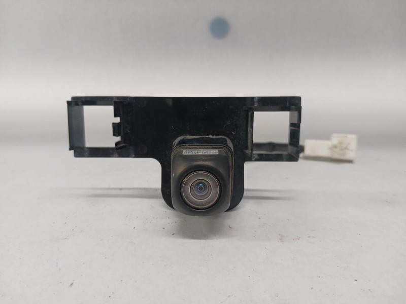 11-'14 TOYOTA SIENNA rear view camera liftgate OEM
