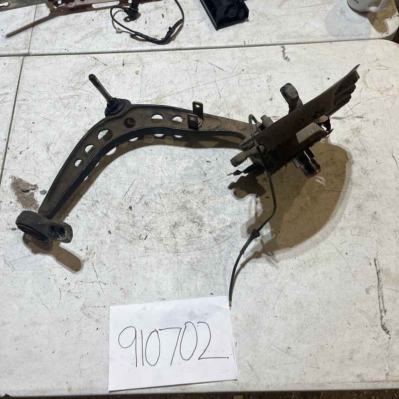 92-99 BMW 318i 142823 Passenger Right Lower Control Arm Spindle Front