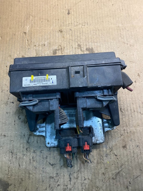 2007 2008 2009 Dodge Durango BCM Fusebox Fuse Box Relay Module Z5027 DG