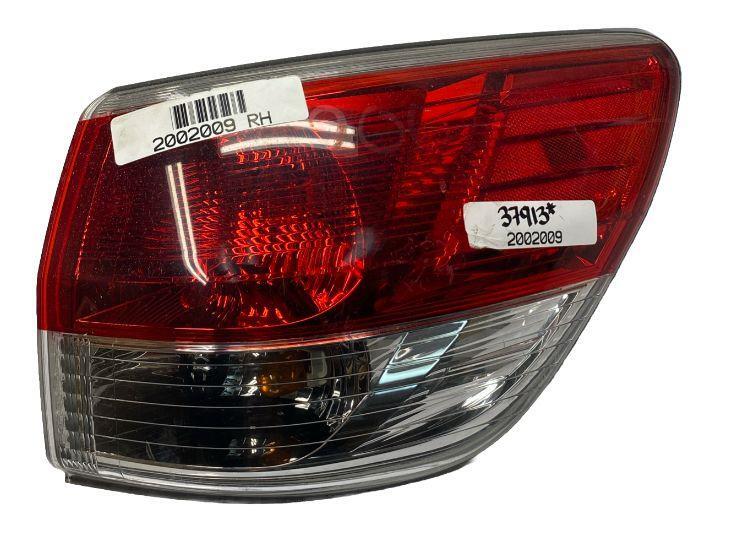 Nissan Pathfinder tail light 13 16 quarter panel right side 3.5L OEM 265503KA0A