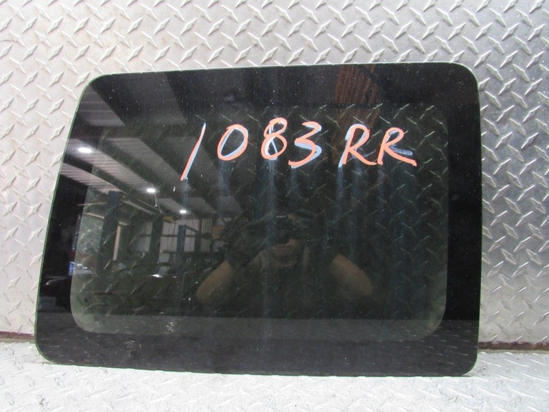 07-17 JEEP PATRIOT RIGHT REAR PASSENGER QUARTER DOOR GLASS PRIVACY TINT