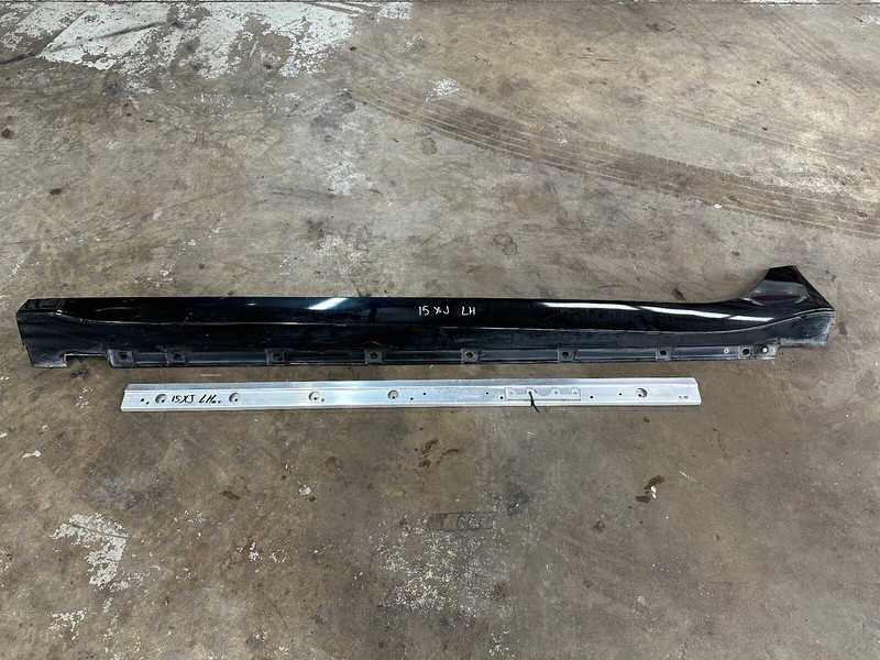 10-19 JAGUAR XJ LEFT SKIRT ROCKER PANEL COVER MOLDING OEM