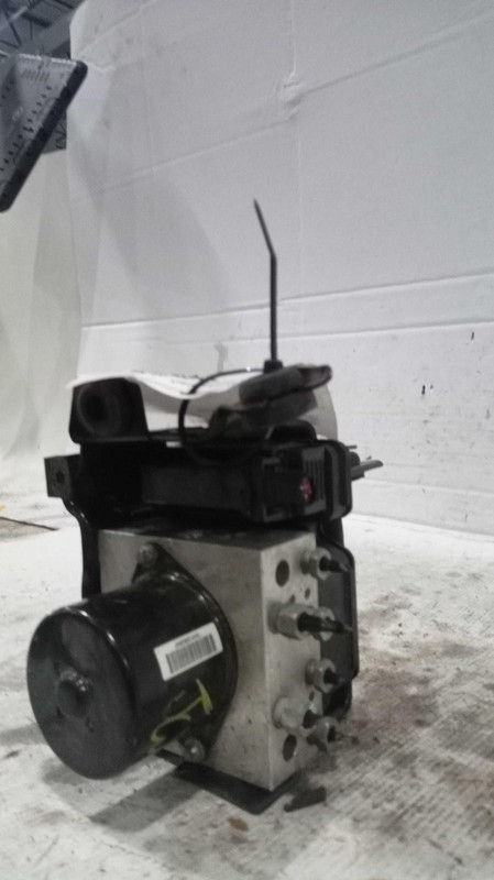 2013 Chevrolet Malibu ABS Pump & Motor Assembly OEM 65000 Mi Gold 20940578